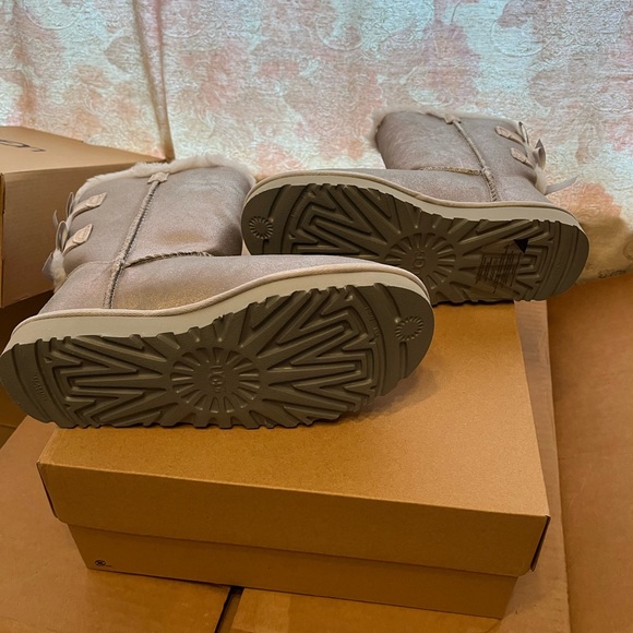 Uggs Bailey Bow Glisten - Picture 4 of 5